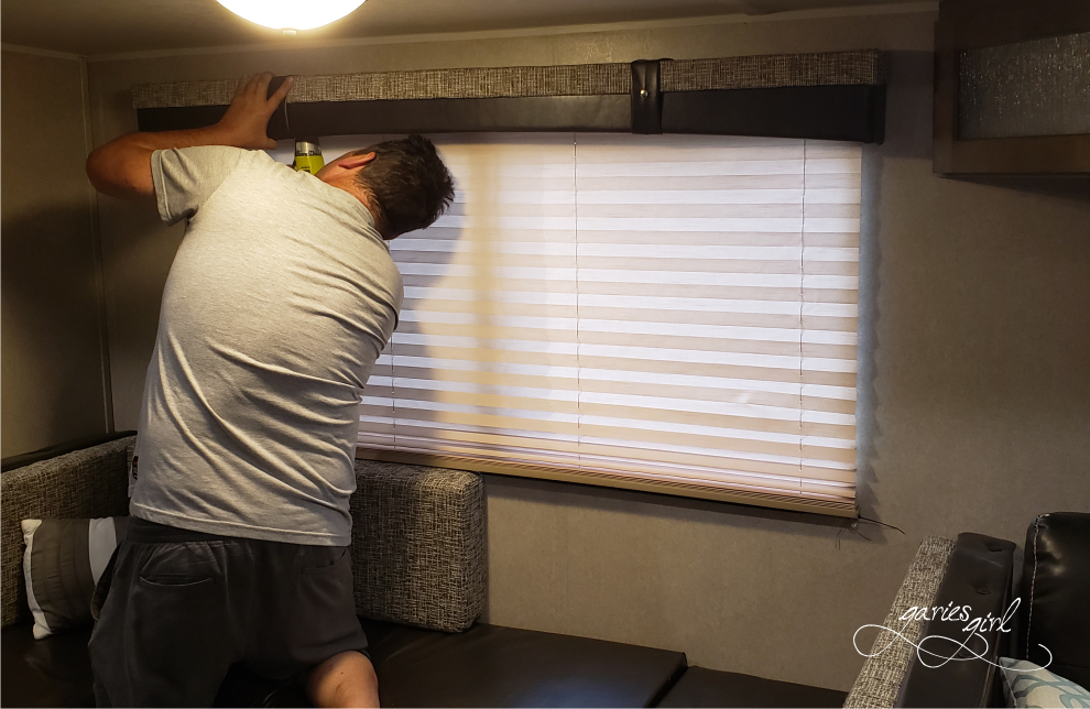 RV Window Blinds - Garies Girl